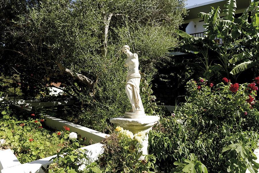 Milos Garden Apartment Adamantas  Екстериор снимка